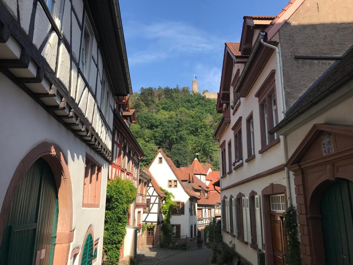 Turmwohnung Buedinger Hof Weinheim Esterno foto
